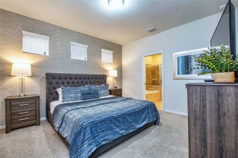 Casa en venta en Kissimmee, Florida, 5 dormitorios, 243.59 m2 № 1911433 - foto 18