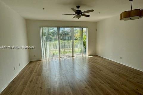 Townhouse in West Palm Beach, Florida 3 bedrooms, 124.3 sq.m. № 1872362 - photo 2