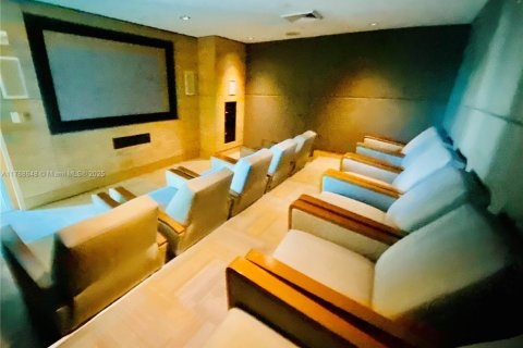 Condo in Florida City, Florida, 2 bedrooms № 1985598 - photo 30