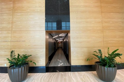 Condo in Florida City, Florida, 2 bedrooms № 1985598 - photo 23