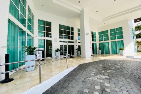 Condo in Florida City, Florida, 2 bedrooms № 1985598 - photo 19