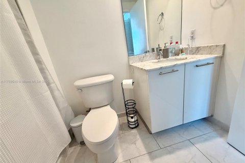 Condo in Florida City, Florida, 2 bedrooms № 1985598 - photo 13