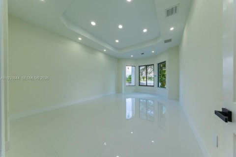 Купить виллу или дом в Мирамар, Флорида 5 спален, 312.24м2, № 1994081 - фото 29