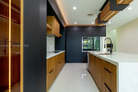 Купить виллу или дом в Мирамар, Флорида 5 спален, 312.24м2, № 1994081 - фото 15