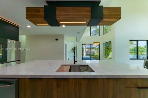 Купить виллу или дом в Мирамар, Флорида 5 спален, 312.24м2, № 1994081 - фото 17