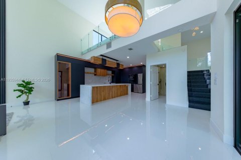 Купить виллу или дом в Мирамар, Флорида 5 спален, 312.24м2, № 1994081 - фото 11