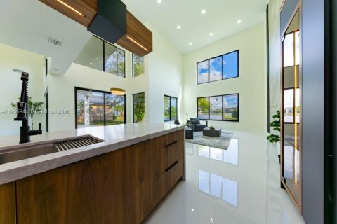 Купить виллу или дом в Мирамар, Флорида 5 спален, 312.24м2, № 1994081 - фото 18