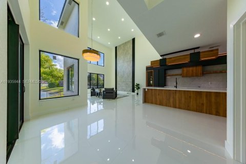 Купить виллу или дом в Мирамар, Флорида 5 спален, 312.24м2, № 1994081 - фото 20