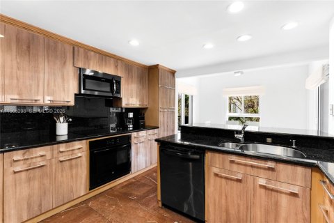 Condominio en venta en Miami Beach, Florida, 3 dormitorios, 254.92 m2 № 2154771 - foto 11