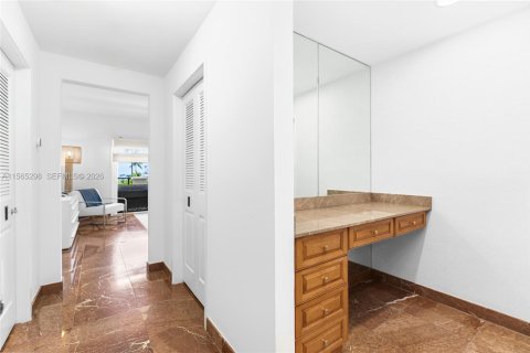 Condominio en venta en Miami Beach, Florida, 3 dormitorios, 254.92 m2 № 2154771 - foto 27