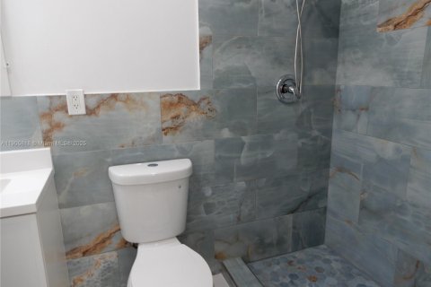 House in Cutler Bay, Florida 3 bedrooms, 144.46 sq.m. № 1956264 - photo 10