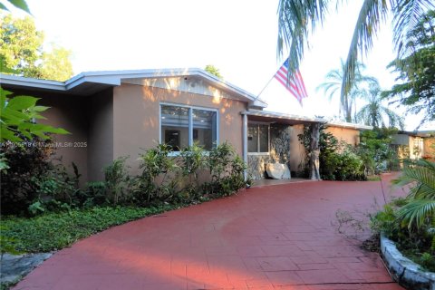 Купить виллу или дом в Катлер-Бей, Флорида 3 спальни, 144.46м2, № 1956264 - фото 1