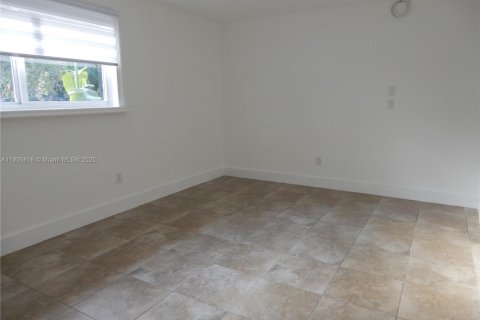 House in Cutler Bay, Florida 3 bedrooms, 144.46 sq.m. № 1956264 - photo 5