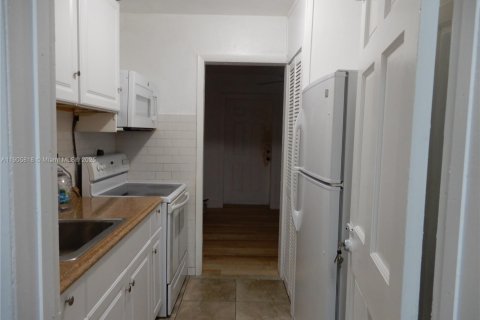 House in Cutler Bay, Florida 3 bedrooms, 144.46 sq.m. № 1956264 - photo 14