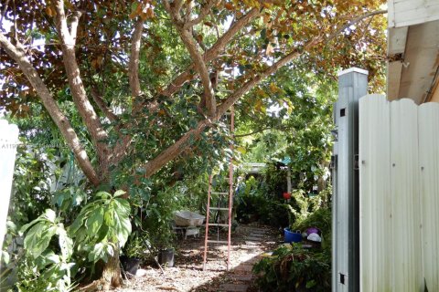 House in Cutler Bay, Florida 3 bedrooms, 144.46 sq.m. № 1956264 - photo 19