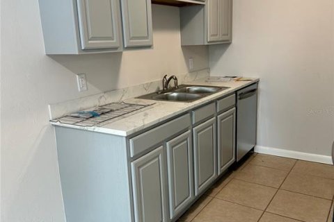Condominio en alquiler en Gainesville, Florida, 2 dormitorios, 81.1 m2 № 1906091 - foto 2