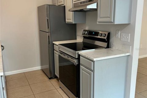 Condominio en alquiler en Gainesville, Florida, 2 dormitorios, 81.1 m2 № 1906091 - foto 3