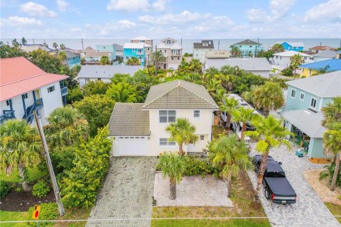 House in New Smyrna Beach, Florida 2 bedrooms, 136.75 sq.m. № 1822328 - photo 1