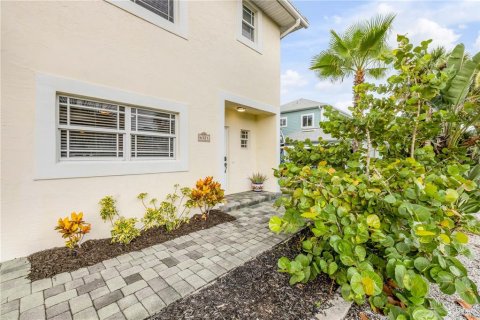 House in New Smyrna Beach, Florida 2 bedrooms, 136.75 sq.m. № 1822328 - photo 3