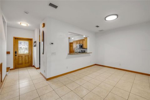 House in New Smyrna Beach, Florida 2 bedrooms, 136.75 sq.m. № 1822328 - photo 5