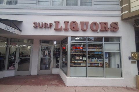 Commercial property in Miami Beach, Florida № 2241316