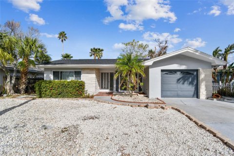 Villa ou maison à North Redington Beach, Floride 2 chambres, 134.89 m2 № 2425608