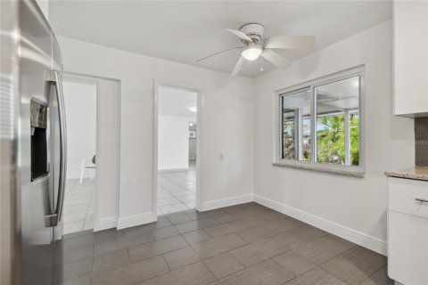 Villa ou maison à louer à North Redington Beach, Floride: 2 chambres, 134.89 m2 № 2425608 - photo 13
