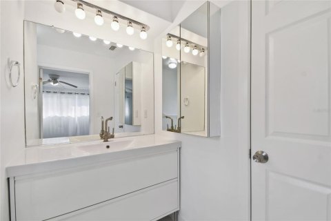Villa ou maison à louer à North Redington Beach, Floride: 2 chambres, 134.89 m2 № 2425608 - photo 25