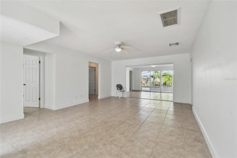 Villa ou maison à louer à North Redington Beach, Floride: 2 chambres, 134.89 m2 № 2425608 - photo 10