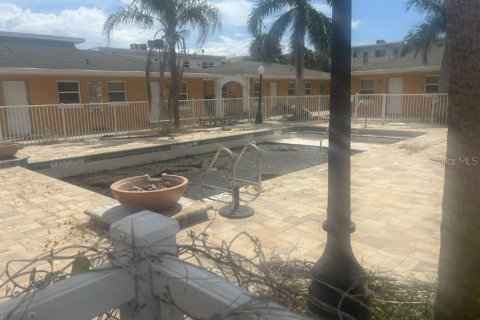 Hotel in Saint Petersburg, Florida 516.91 sq.m. № 2370882