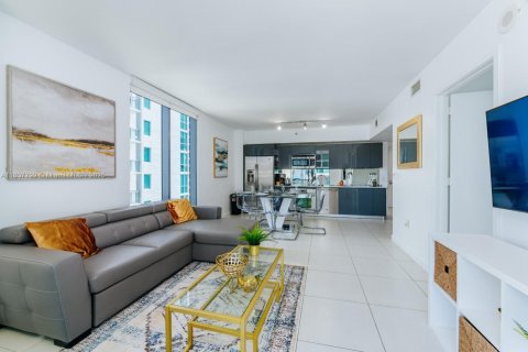 Condo in Miami, Florida, 2 bedrooms  № 1959651 - photo 5