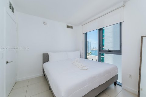 Condo in Miami, Florida, 2 bedrooms  № 1959651 - photo 10
