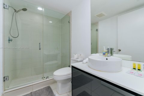 Condo in Miami, Florida, 2 bedrooms  № 1959651 - photo 14