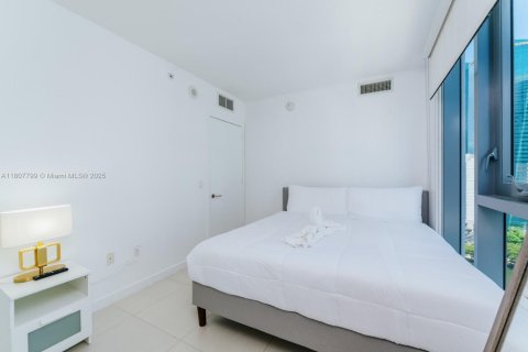 Condo in Miami, Florida, 2 bedrooms  № 1959651 - photo 11