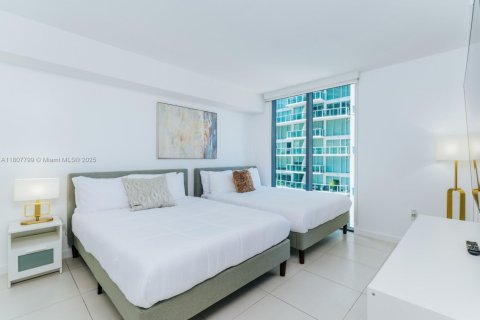 Condo in Miami, Florida, 2 bedrooms  № 1959651 - photo 12
