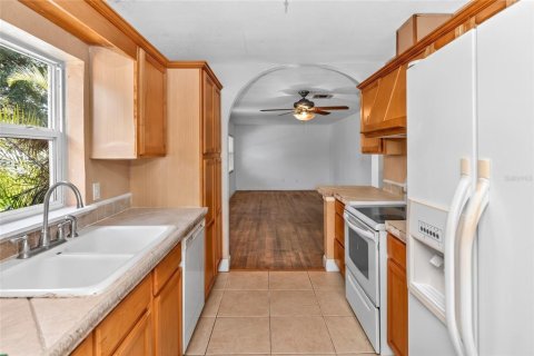 House in Orlando, Florida 3 bedrooms, 99.03 sq.m. № 2429599 - photo 14