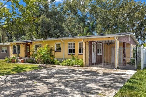House in Orlando, Florida 3 bedrooms, 99.03 sq.m. № 2429599 - photo 2