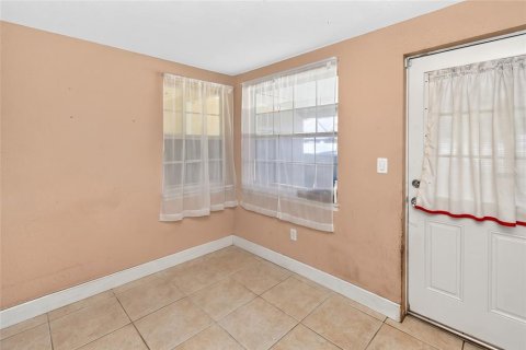 House in Orlando, Florida 3 bedrooms, 99.03 sq.m. № 2429599 - photo 15