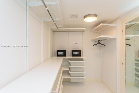 Снять в аренду кондоминиум в Майами, Флорида 2 спальни, 142.98м2, № 2270042 - фото 18