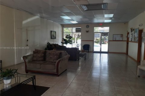 Condo in Deerfield Beach, Florida, 1 bedroom  № 1763755 - photo 11