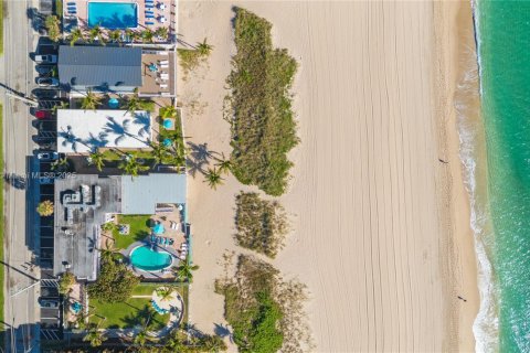 Condo in Lauderdale-by-the-Sea, Florida, 1 bedroom  № 1683567 - photo 20