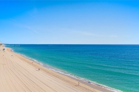Condo in Lauderdale-by-the-Sea, Florida, 1 bedroom  № 1683567 - photo 3