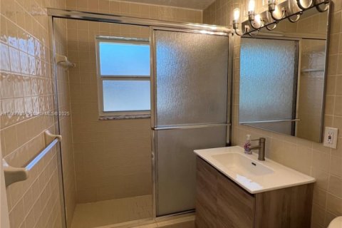 Condo in Lauderdale-by-the-Sea, Florida, 1 bedroom  № 1683567 - photo 15