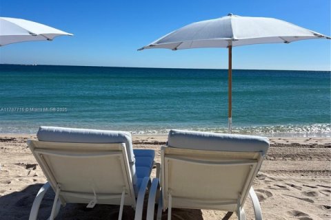 Condo in Lauderdale-by-the-Sea, Florida, 1 bedroom  № 1683567 - photo 17