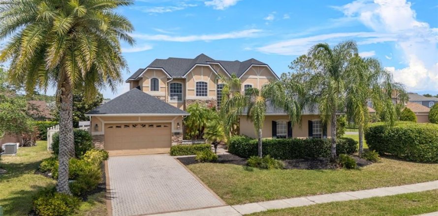 House in Sanford, Florida 5 bedrooms, 328.04 sq.m. № 1734351