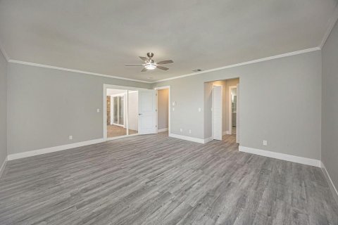 House in Port St. Lucie, Florida 3 bedrooms, 210.7 sq.m. № 2084130 - photo 29
