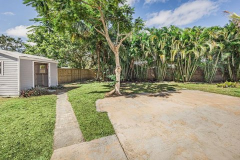House in Port St. Lucie, Florida 3 bedrooms, 210.7 sq.m. № 2084130 - photo 14