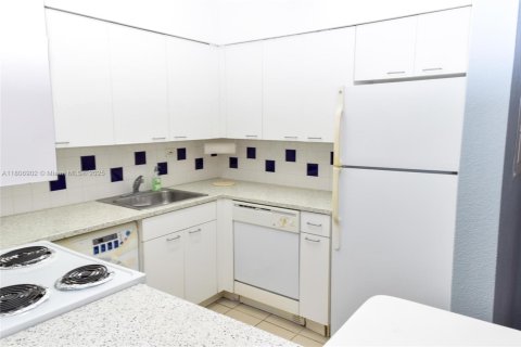 Copropriété à vendre à Miami Beach, Floride: 1 chambre, 67.08 m2 № 2016017 - photo 18