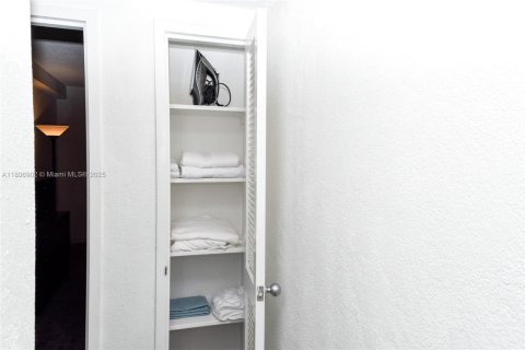 Copropriété à vendre à Miami Beach, Floride: 1 chambre, 67.08 m2 № 2016017 - photo 27