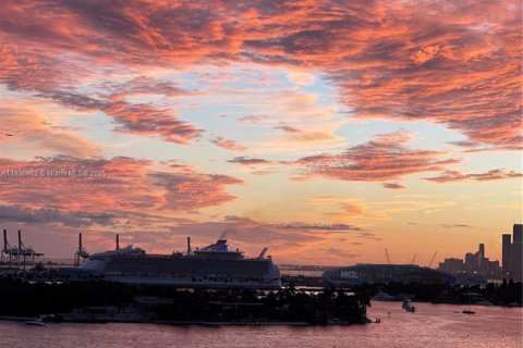 Copropriété à vendre à Miami Beach, Floride: 1 chambre, 67.08 m2 № 2016017 - photo 30